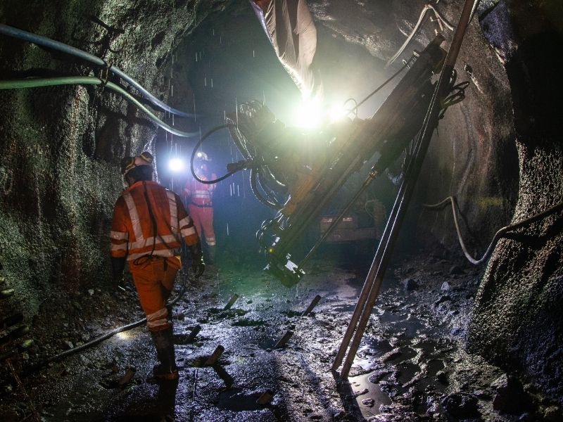 Nguy cơ tiềm ẩn trong hầm lò