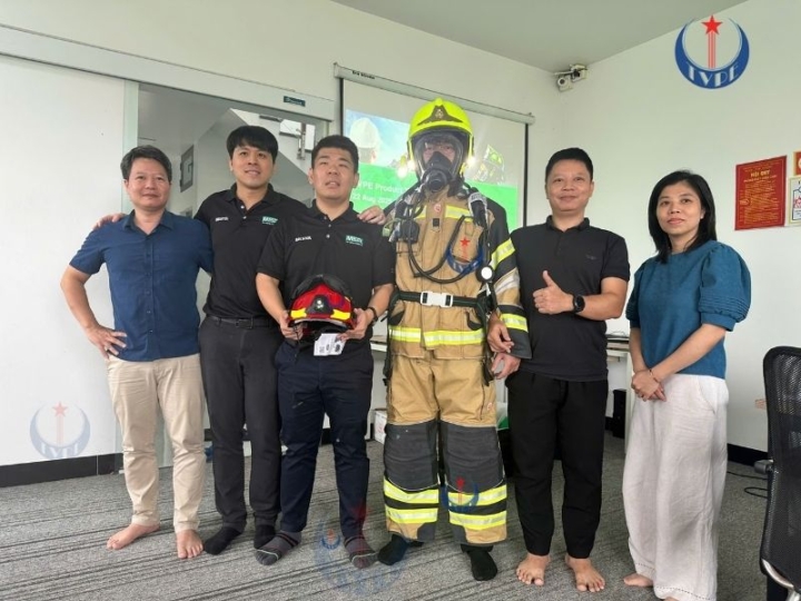 Bộ trang phục lính cứu hỏa tiêu chuẩn Hoa Kỳ gồm những gì?